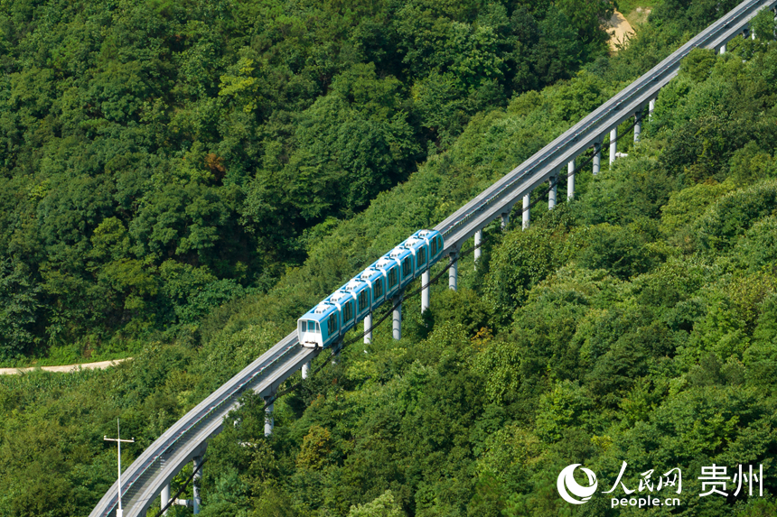 野玉海單軌小火車項(xiàng)目。人民網(wǎng)記者 涂敏攝